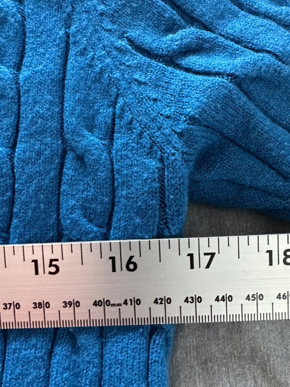 Shein Women’s Large Blue Short-Sleeve Cable Knit Sweater Great Condition - Picture 4 of 6
